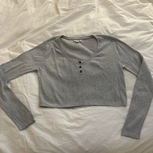 american eagle size xl cropped long sleeve